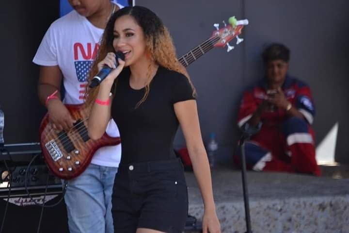 Hannah Kerchhoff performing live
