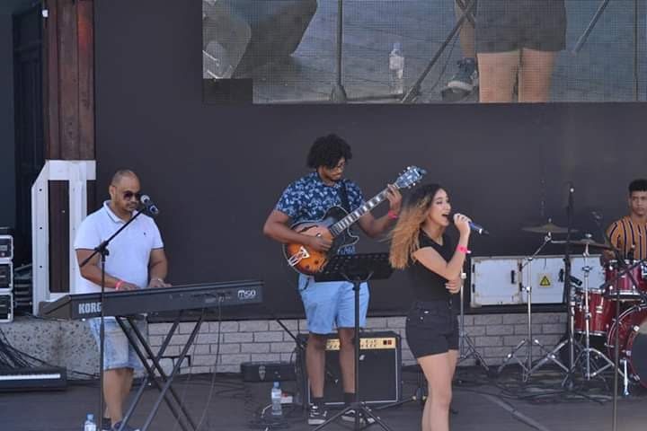 Hannah Kerchhoff performing live