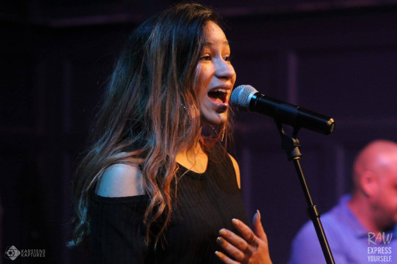 Hannah Kerchhoff performing live