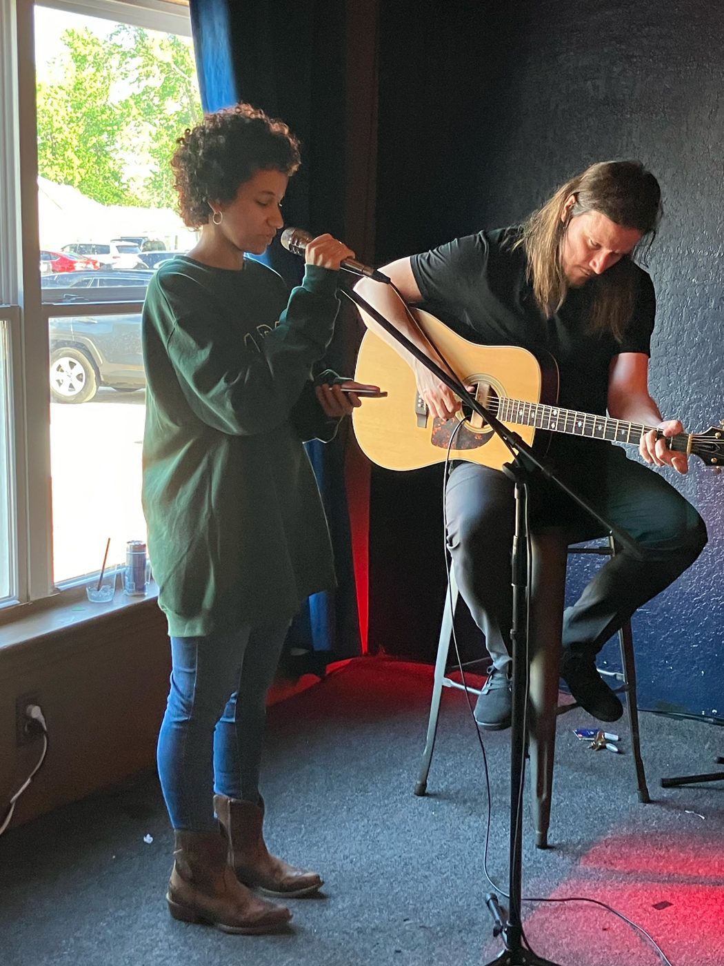 Hannah Kerchhoff performing live