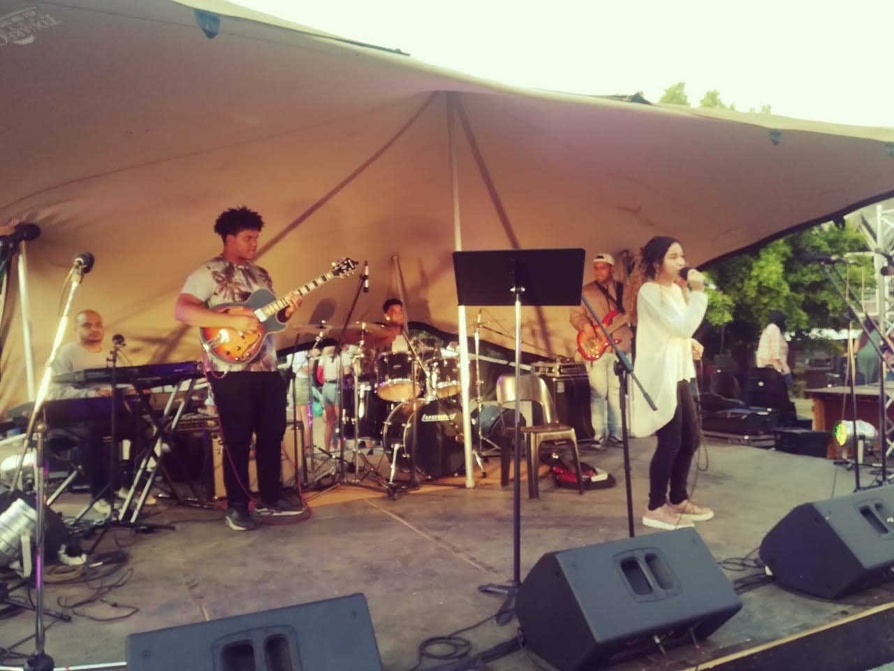 Hannah Kerchhoff performing live